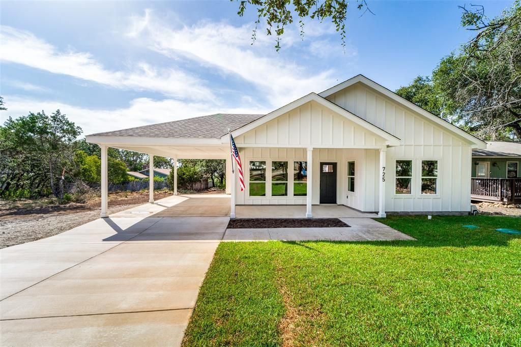 725 Circleview Dr, Canyon Lake, TX 78133 Main Photo