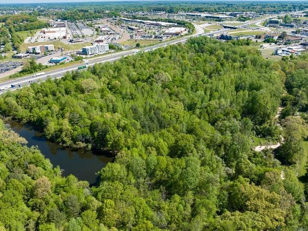 00 W Interstate 40 Expressway, Jackson, TN 38301