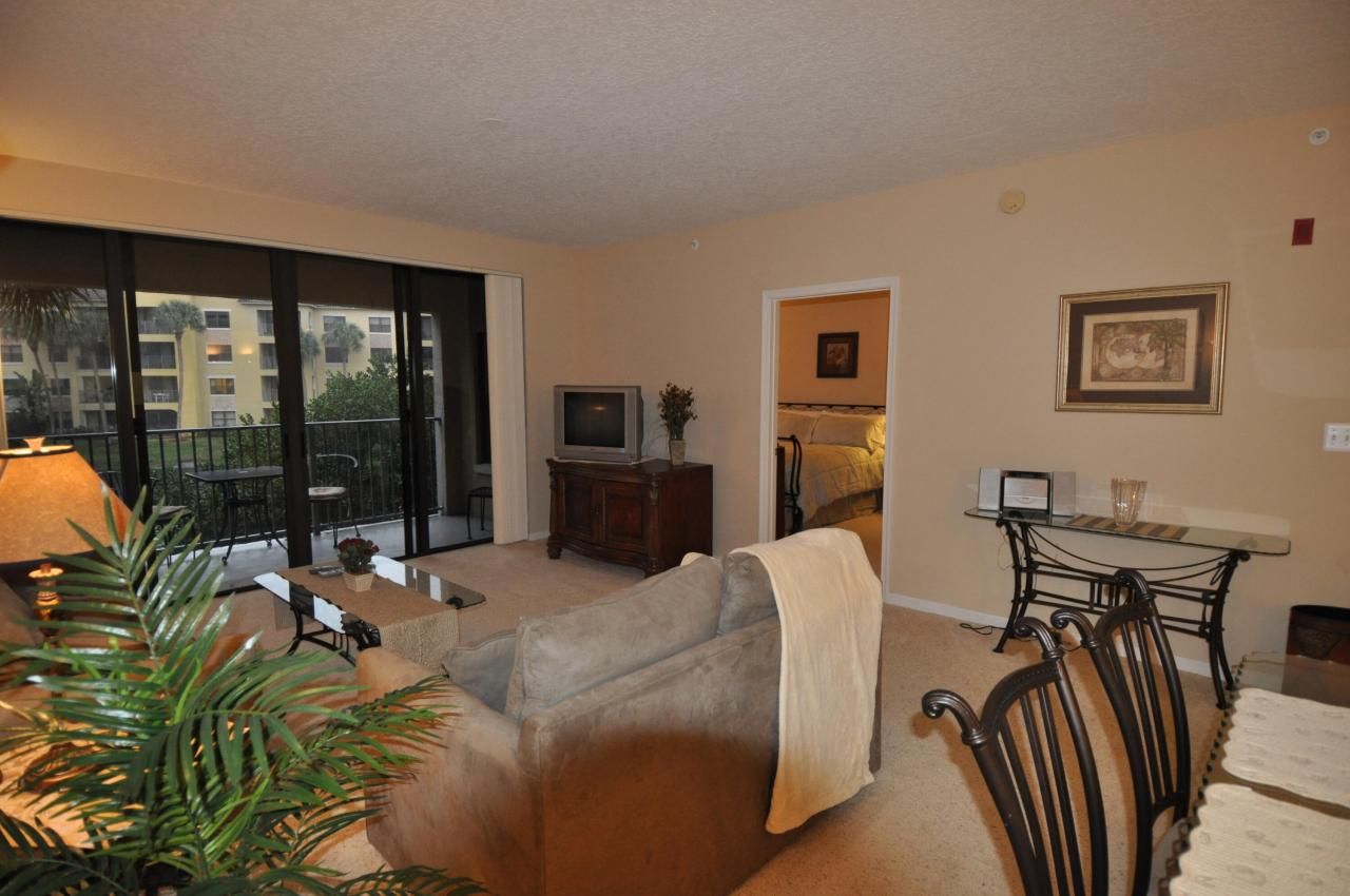 200 Uno Lago Drive, Unit 201, Juno Beach, FL 33408 Photo