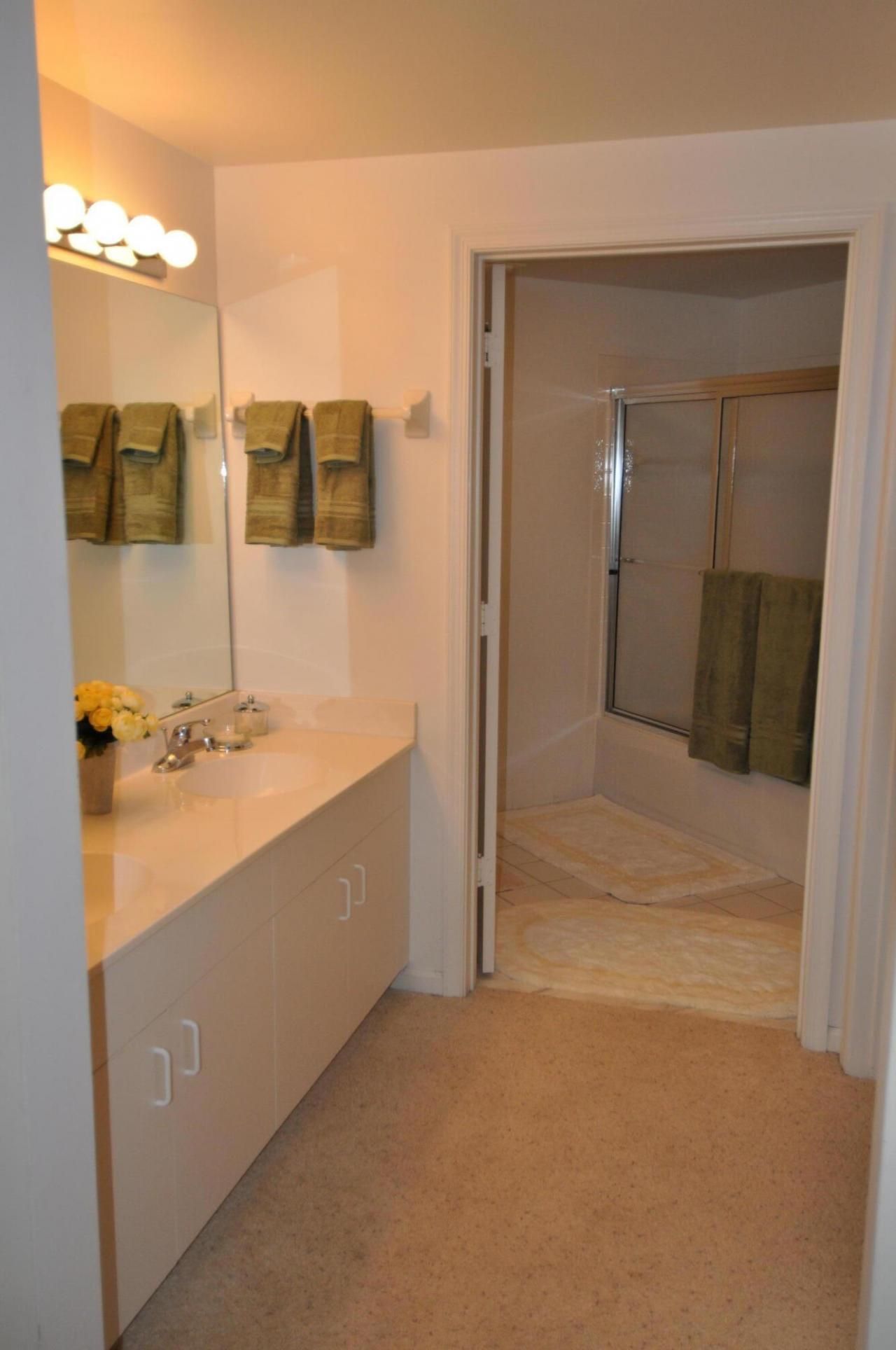 200 Uno Lago Drive, Unit 201, Juno Beach, FL 33408 Photo