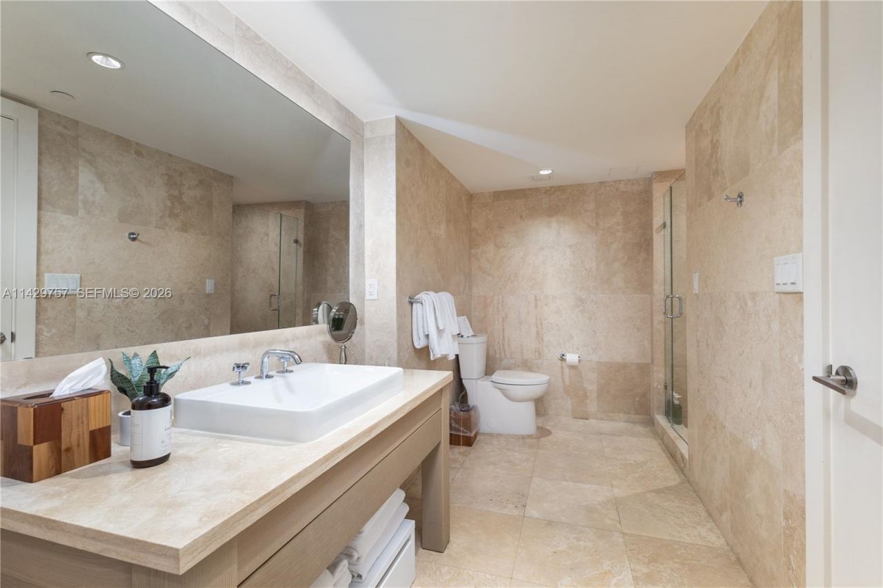 102 24th St, Unit 1013, Miami Beach, FL 33139 Photo