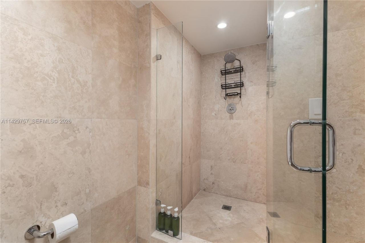 102 24th St, Unit 1013, Miami Beach, FL 33139 Photo