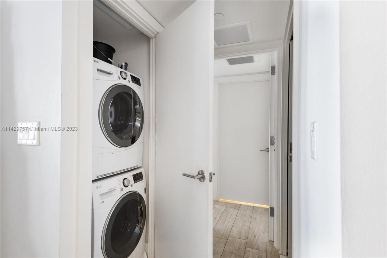 102 24th St, Unit 1013, Miami Beach, FL 33139 Photo