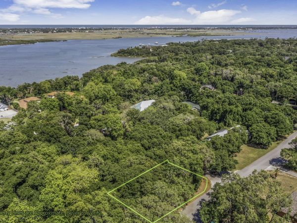 700 Wilkes Ct., St Augustine, FL 32086