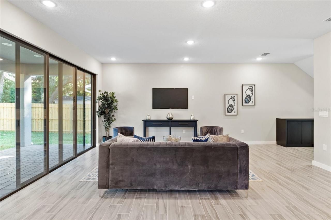 2719 Keystone Drive, Orlando, FL 32806 Photo