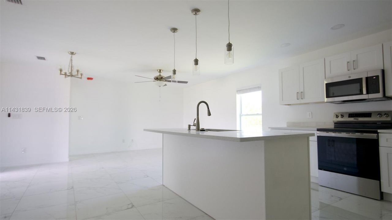 3428 N Jeffcott St, Fort Myers, FL 33916 Photo