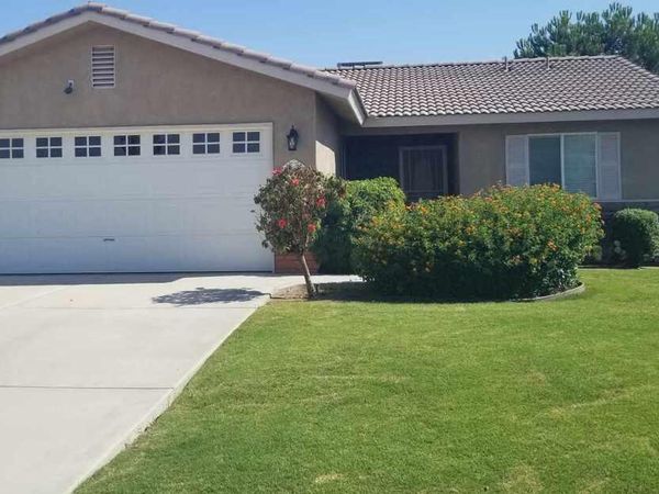 805 Sunset Meadow Ln, Bakersfield, CA 93308