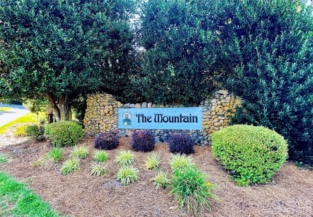 * Spanish Oak Lane, Gastonia, NC 28056 Main Photo