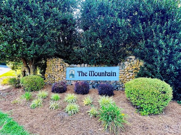 * Spanish Oak Lane, Gastonia, NC 28056