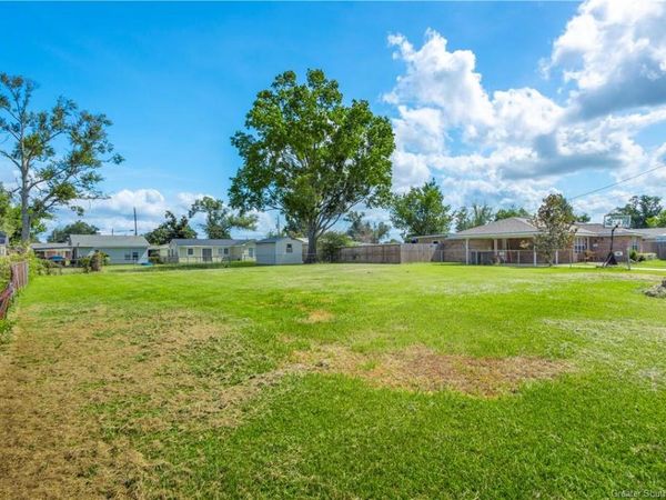 1303 E School Street E, Lake Charles, LA 70607