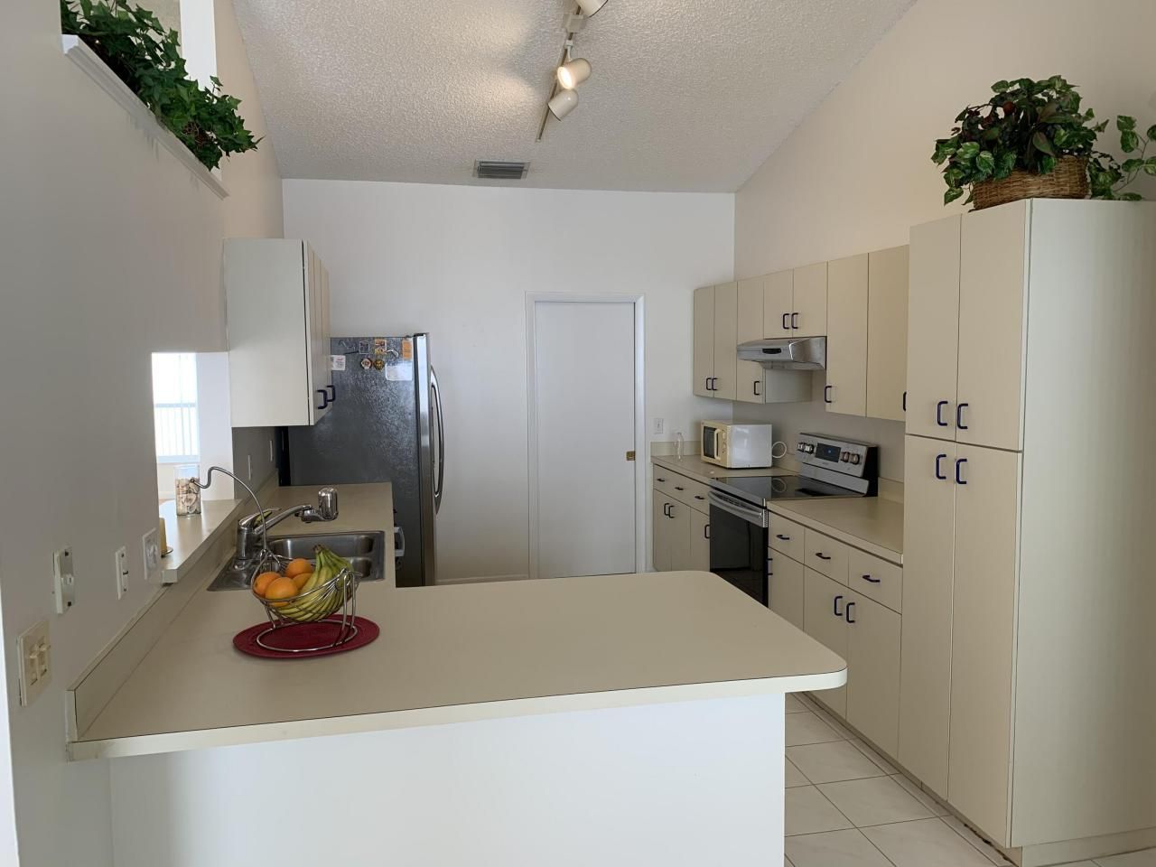 202 Wedgewood Circle Circle, Greenacres, FL 33463 Photo