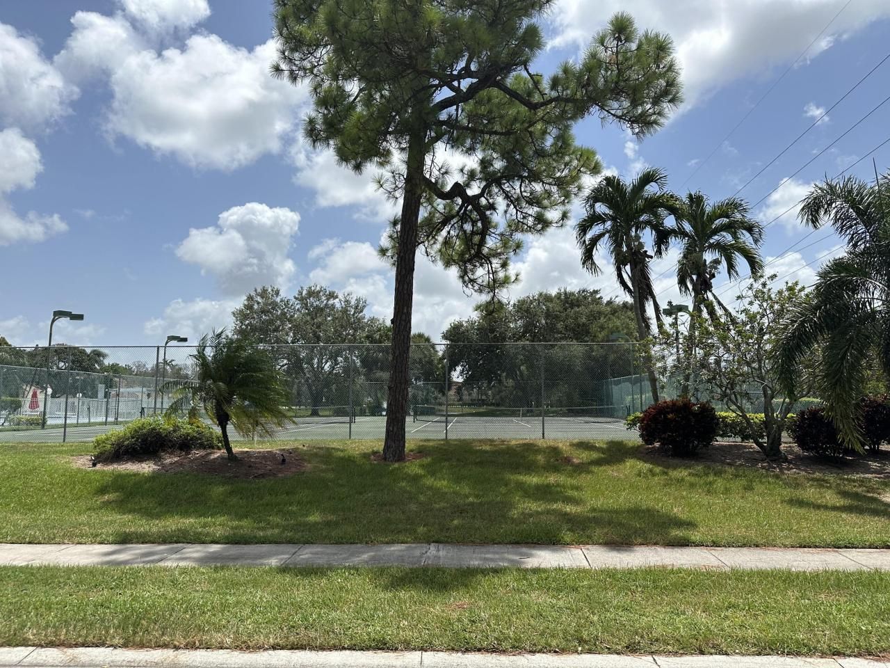 202 Wedgewood Circle Circle, Greenacres, FL 33463 Photo