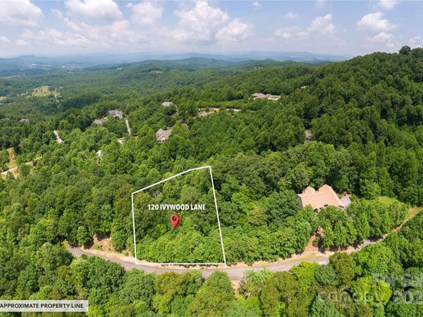 120 Ivywood Lane, Laurel Park, NC 28739