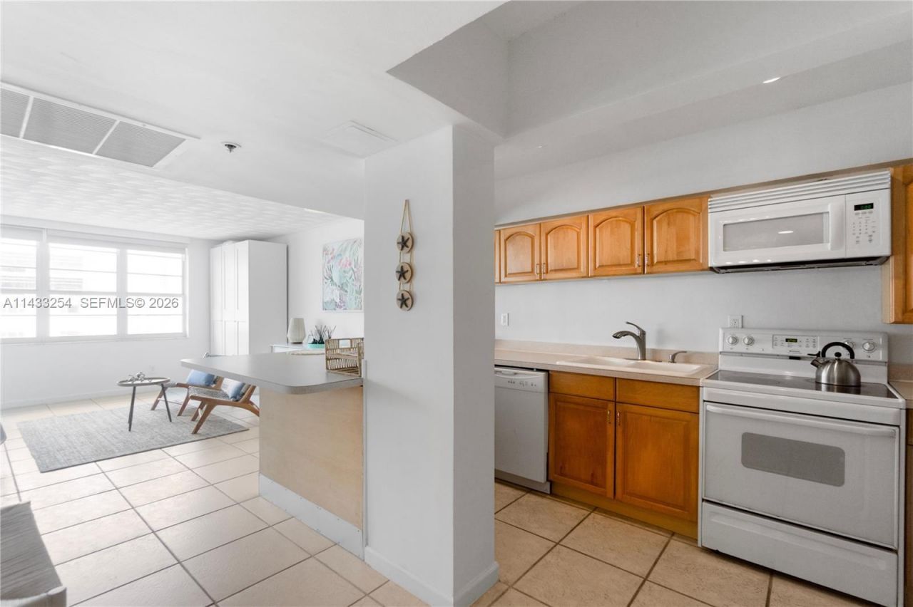 100 Lincoln Rd, Unit 1039, Miami Beach, FL 33139 Photo