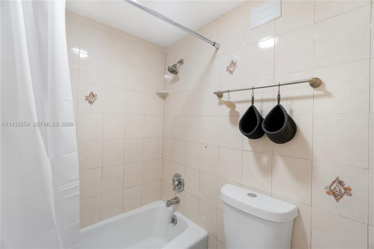 100 Lincoln Rd, Unit 1039, Miami Beach, FL 33139 Photo