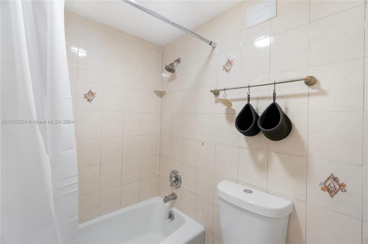 100 Lincoln Rd, Unit 1039, Miami Beach, FL 33139 Photo