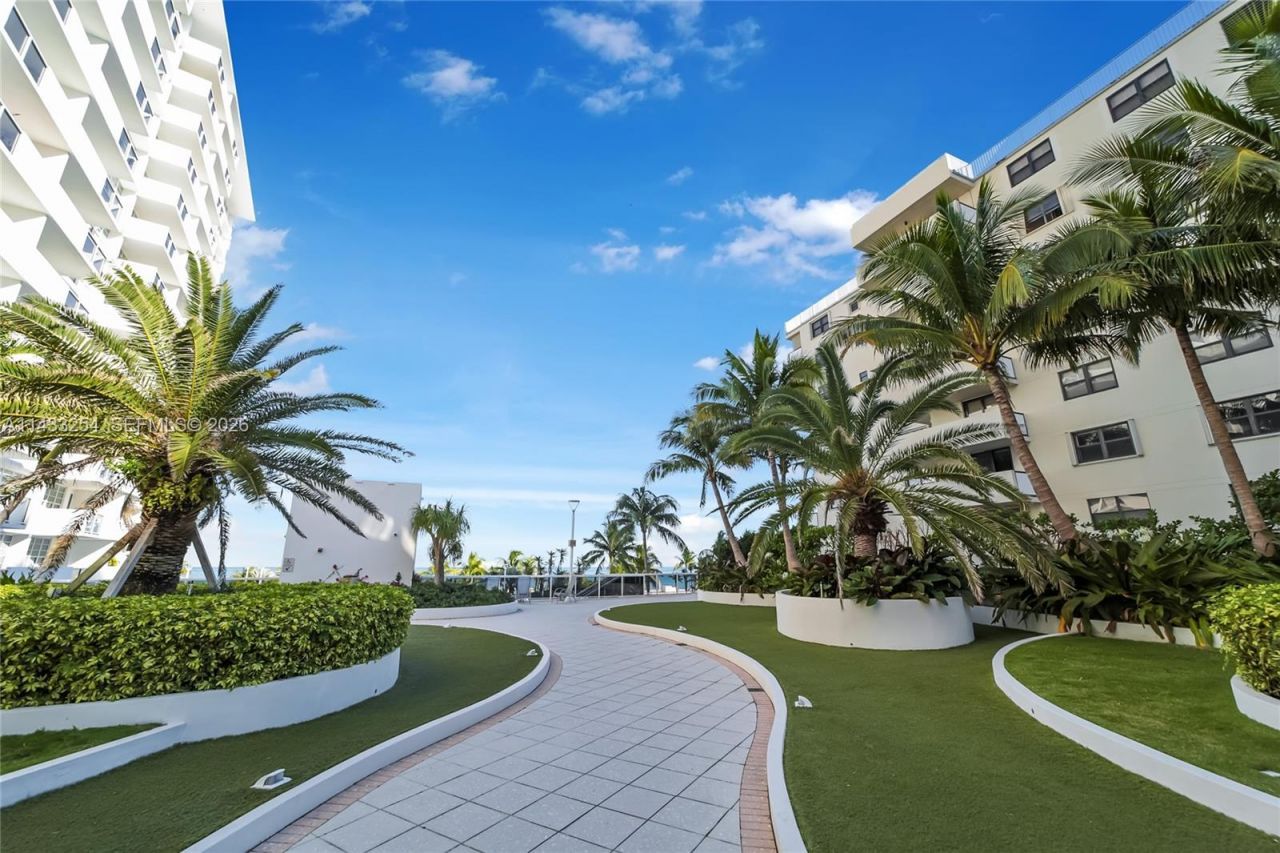 100 Lincoln Rd, Unit 1039, Miami Beach, FL 33139 Photo