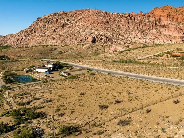 Sandstone Drive, Las Vegas, NV 89161