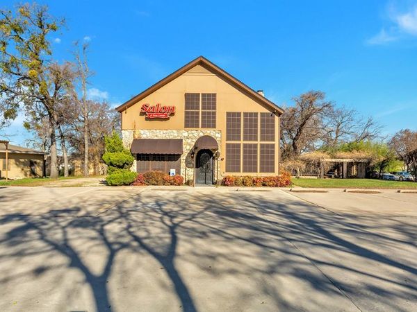 6712 Azle Avenue, Lake Worth, TX 76135