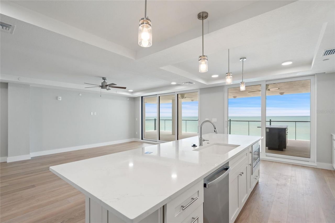14048 Gulf Boulevard, Unit 402, Madeira Beach, FL 33708 Photo