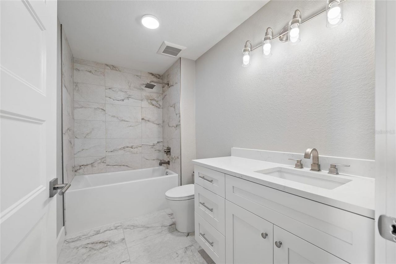 14048 Gulf Boulevard, Unit 402, Madeira Beach, FL 33708 Photo