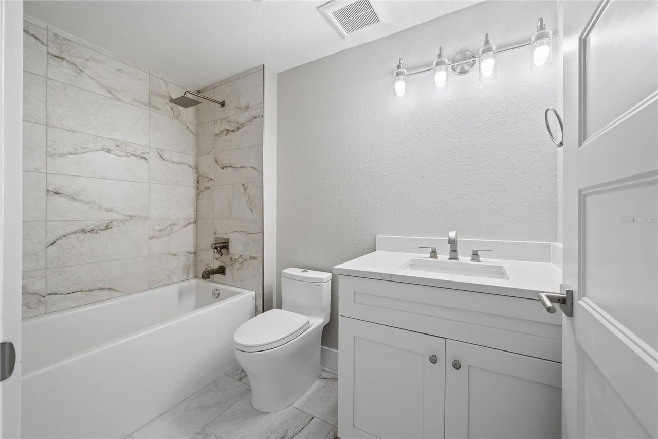 14048 Gulf Boulevard, Unit 402, Madeira Beach, FL 33708 Photo