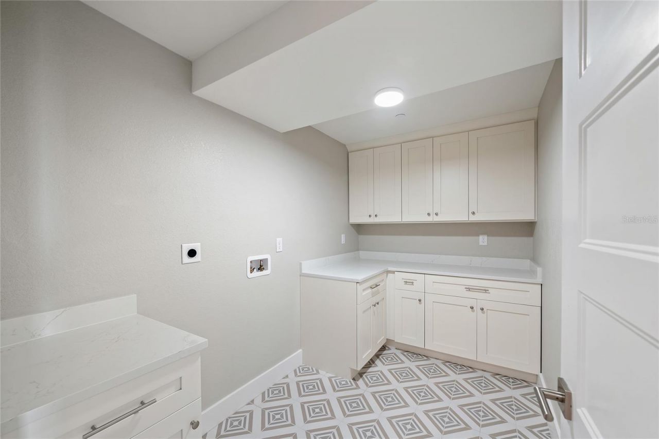 14048 Gulf Boulevard, Unit 402, Madeira Beach, FL 33708 Photo