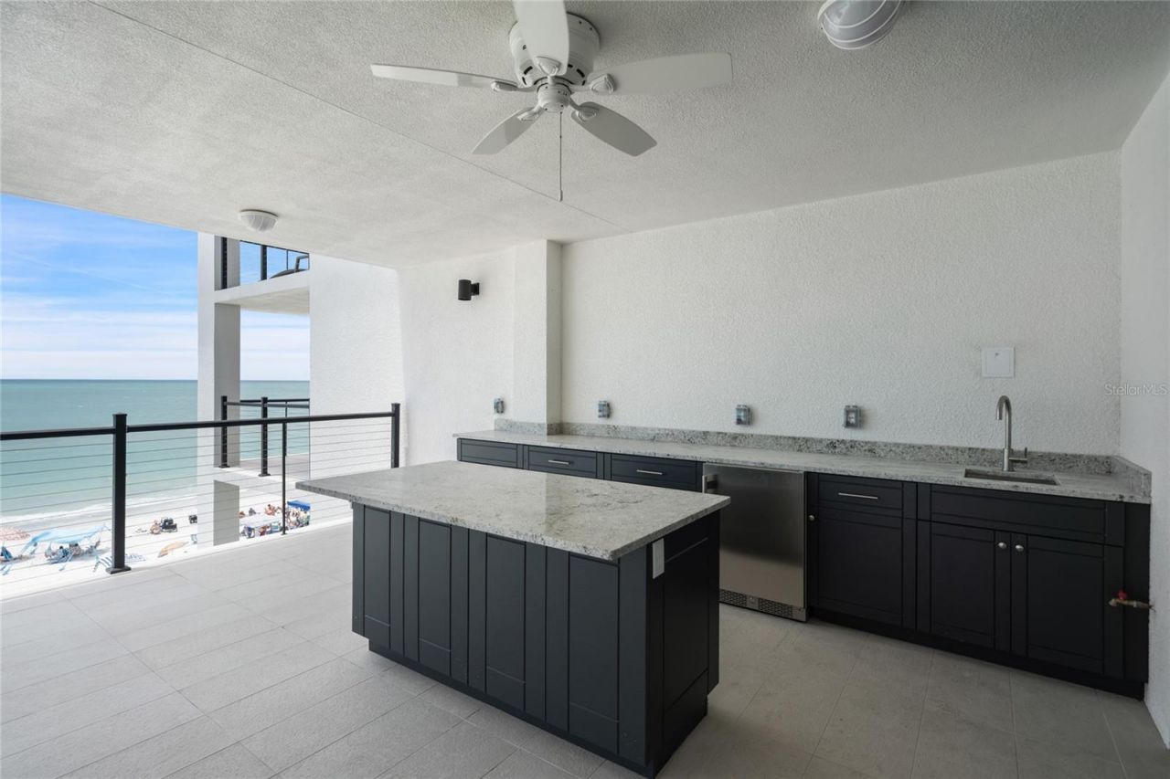 14048 Gulf Boulevard, Unit 402, Madeira Beach, FL 33708 Photo