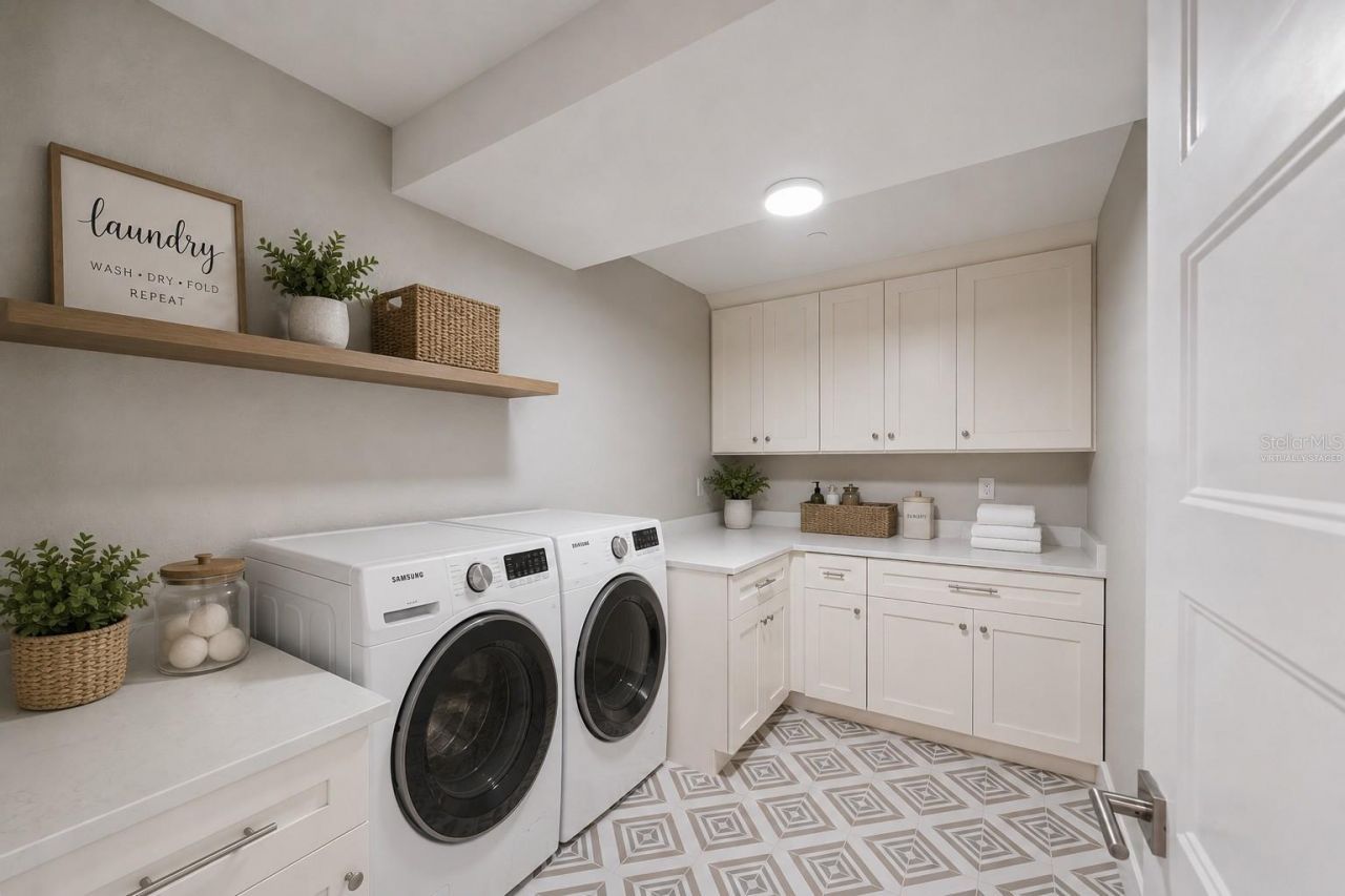 14048 Gulf Boulevard, Unit 402, Madeira Beach, FL 33708 Photo