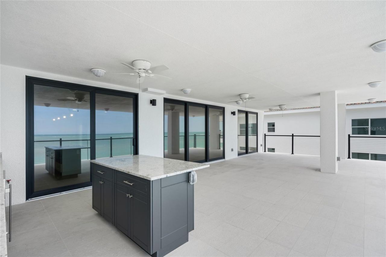 14048 Gulf Boulevard, Unit 402, Madeira Beach, FL 33708 Photo