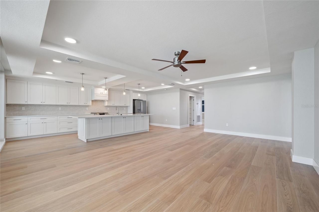 14048 Gulf Boulevard, Unit 402, Madeira Beach, FL 33708 Photo