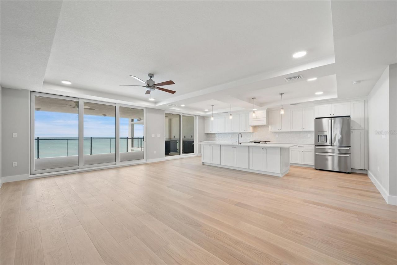 14048 Gulf Boulevard, Unit 402, Madeira Beach, FL 33708 Photo