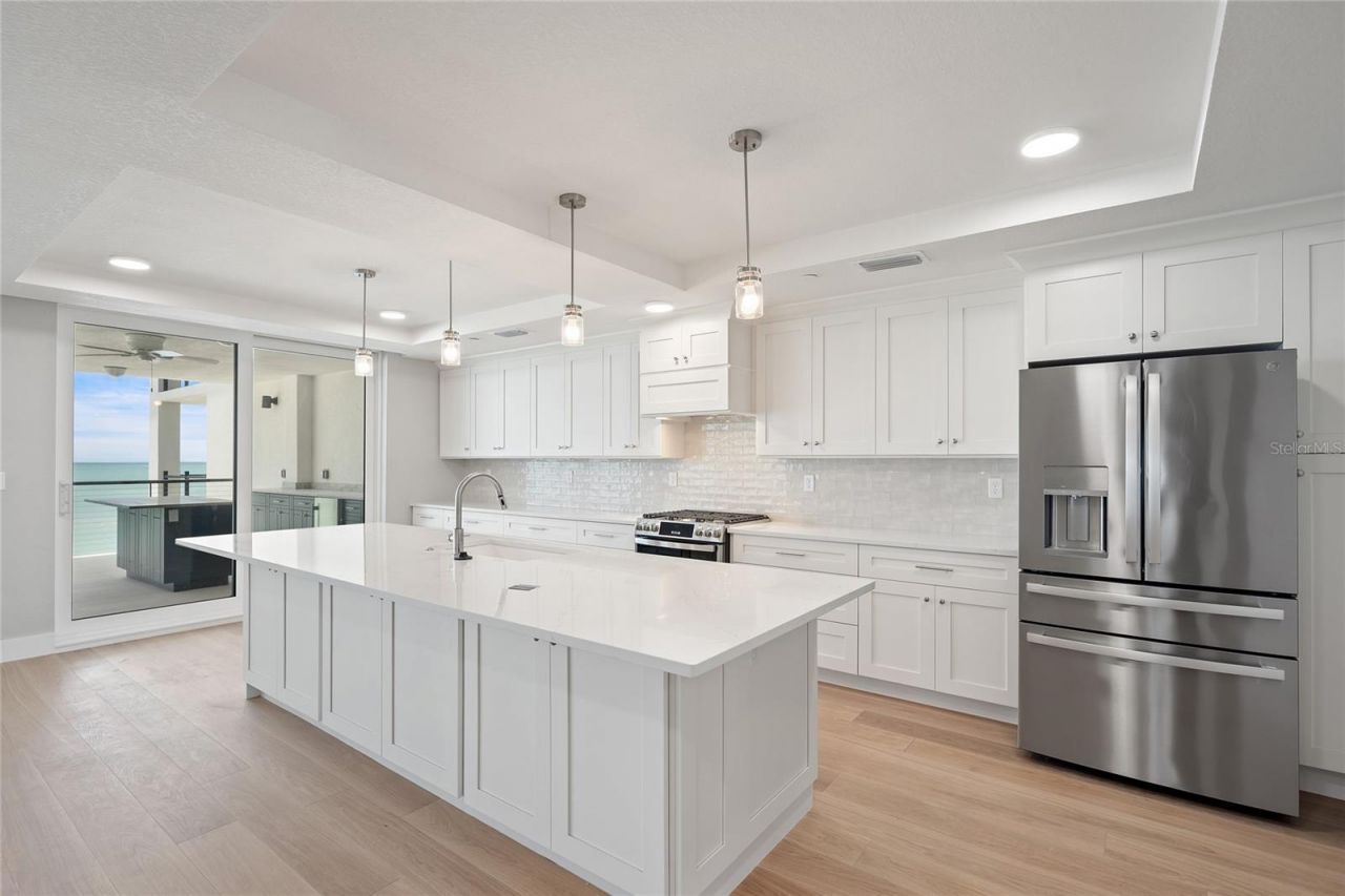 14048 Gulf Boulevard, Unit 402, Madeira Beach, FL 33708 Photo