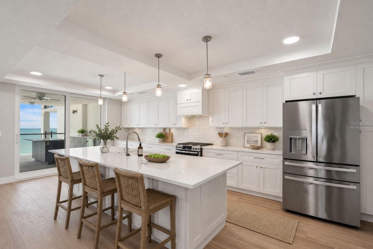14048 Gulf Boulevard, Unit 402, Madeira Beach, FL 33708 Photo
