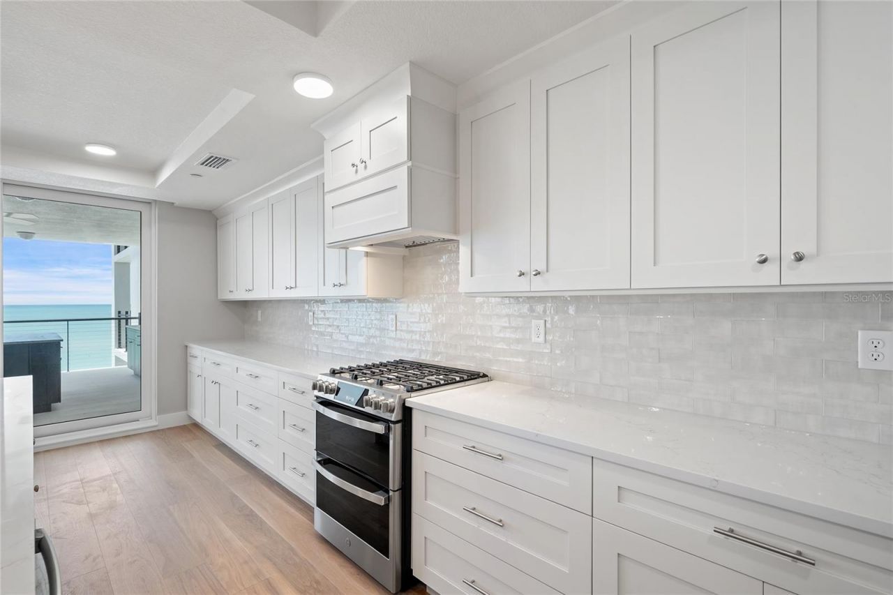 14048 Gulf Boulevard, Unit 402, Madeira Beach, FL 33708 Photo