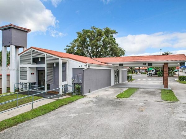 5404 Silver Star Rd., Orlando, FL 32808