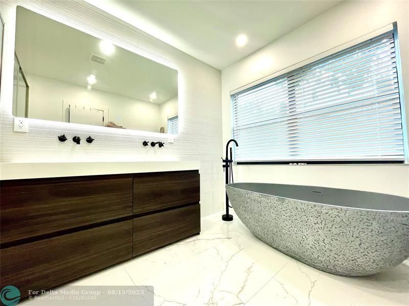 1215 E Broward Boulevard, Fort Lauderdale, FL 33301 Photo