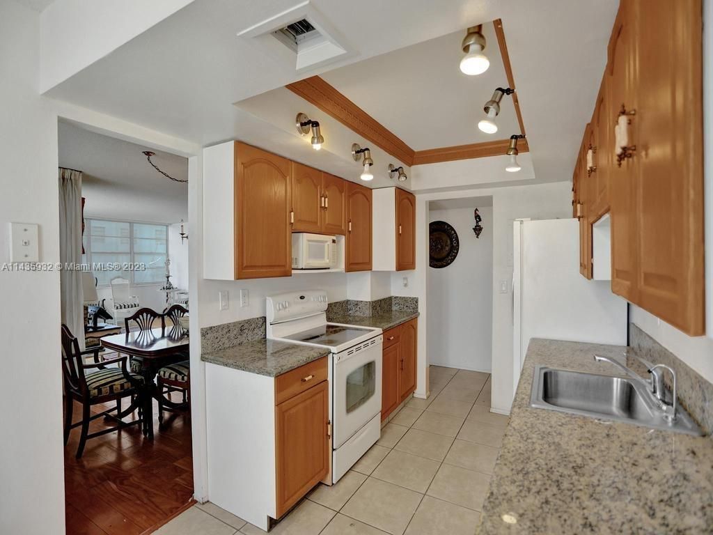 18051 Biscayne Blvd, Unit 304, Aventura, FL 33160 Photo