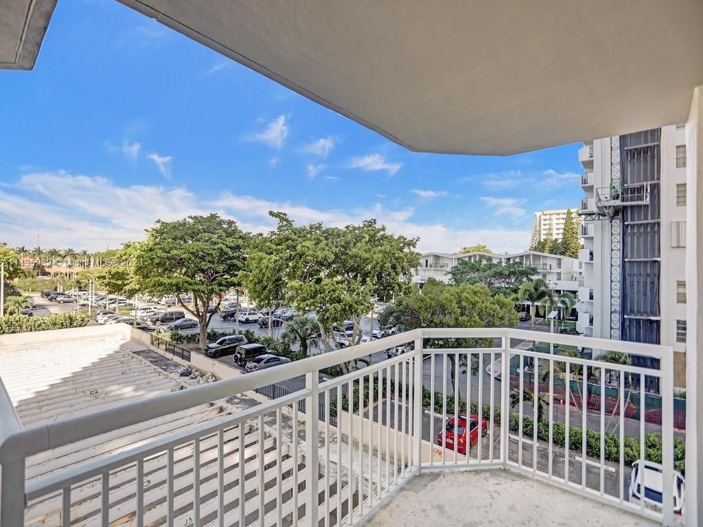 18051 Biscayne Blvd, Unit 304, Aventura, FL 33160 Photo