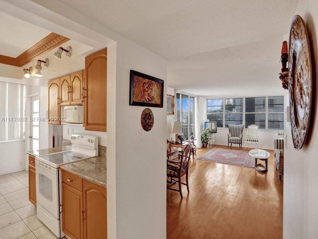 18051 Biscayne Blvd, Unit 304, Aventura, FL 33160 Photo