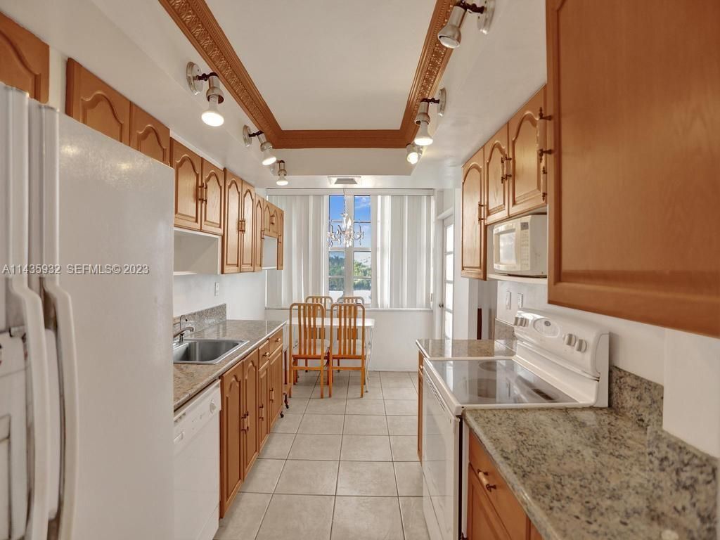 18051 Biscayne Blvd, Unit 304, Aventura, FL 33160 Photo