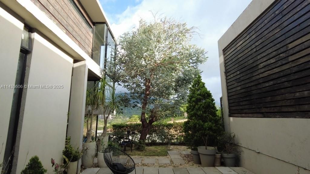 46 Cerro Real Alto Las Palomas, , CR 00000 Photo