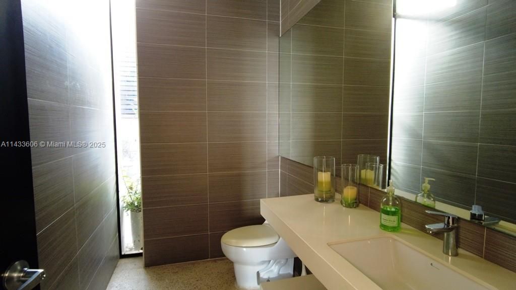 46 Cerro Real Alto Las Palomas, , CR 00000 Photo