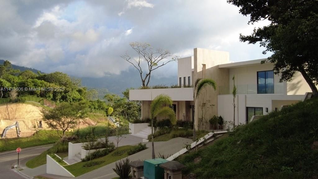 46 Cerro Real Alto Las Palomas, , CR 00000 Photo