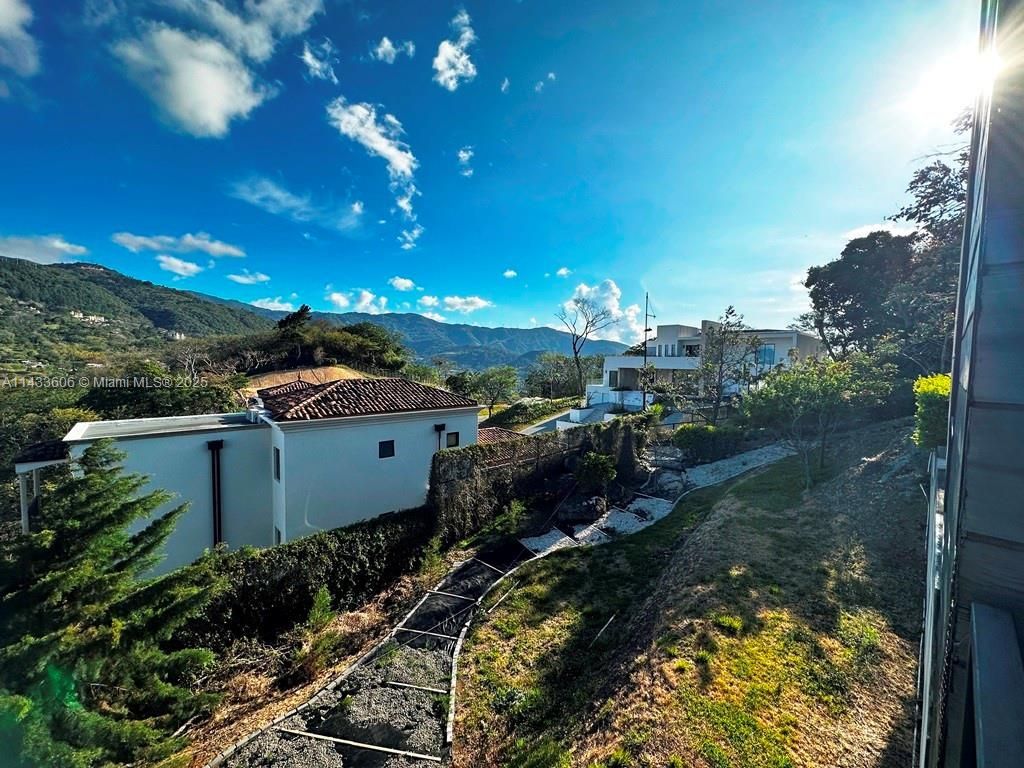 46 Cerro Real Alto Las Palomas, , CR 00000 Photo