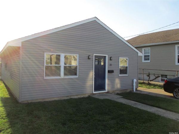 31 Monroe Street, Inwood, NY 11096