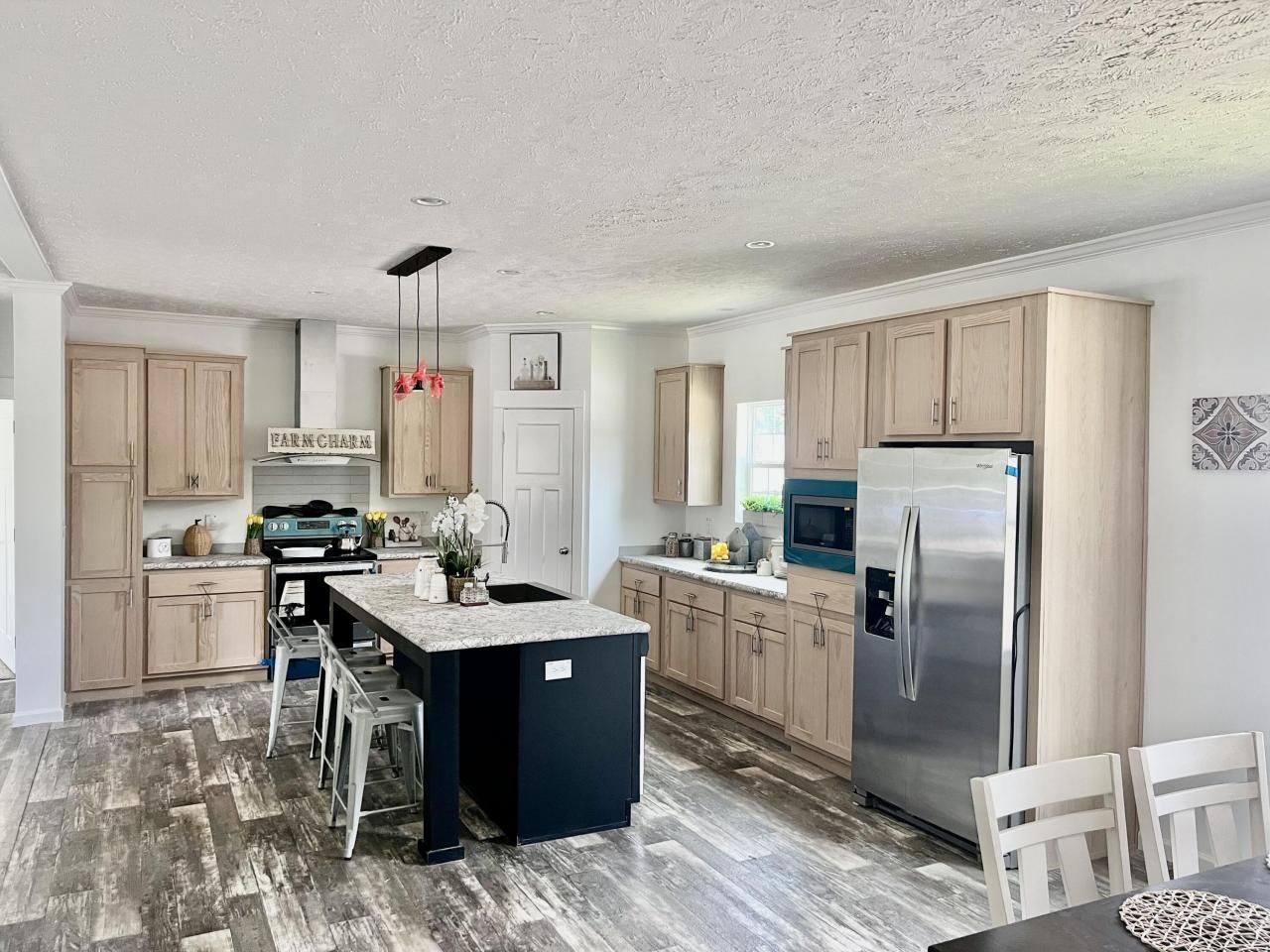 2 Evangelist Photo 2