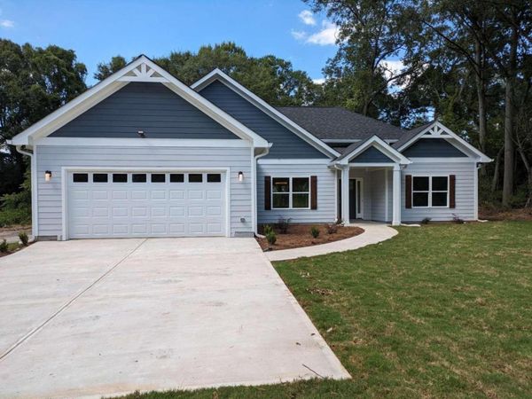 915 W Poplar Street, Griffin, GA 30224