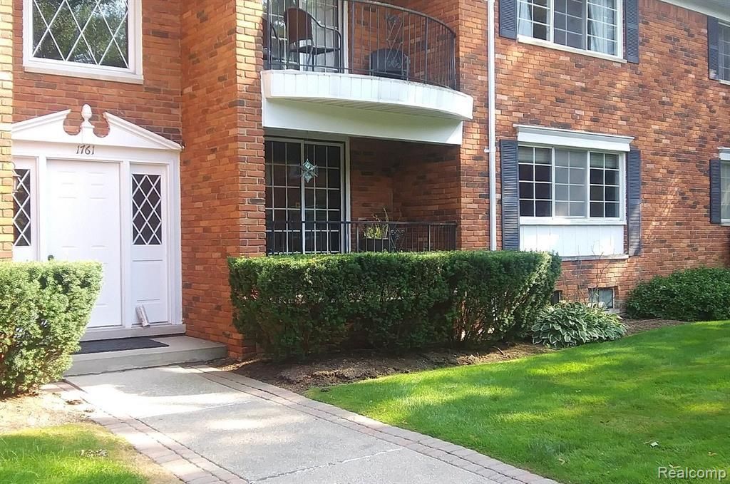 1761 Huntingwood Lane, Bloomfield Hills, MI 48304 Main Photo