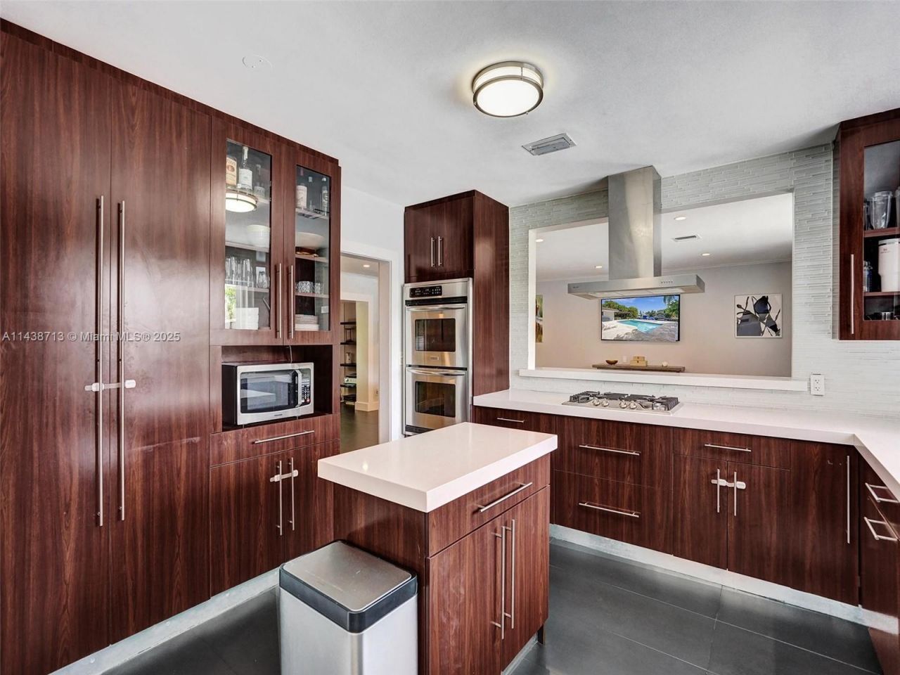 1912 NE 119th Rd, North Miami, FL 33181 Photo